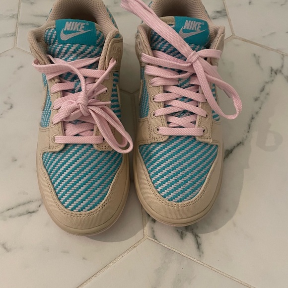 Nike Dunk Low Women's Shoes - Picture 2 of 4